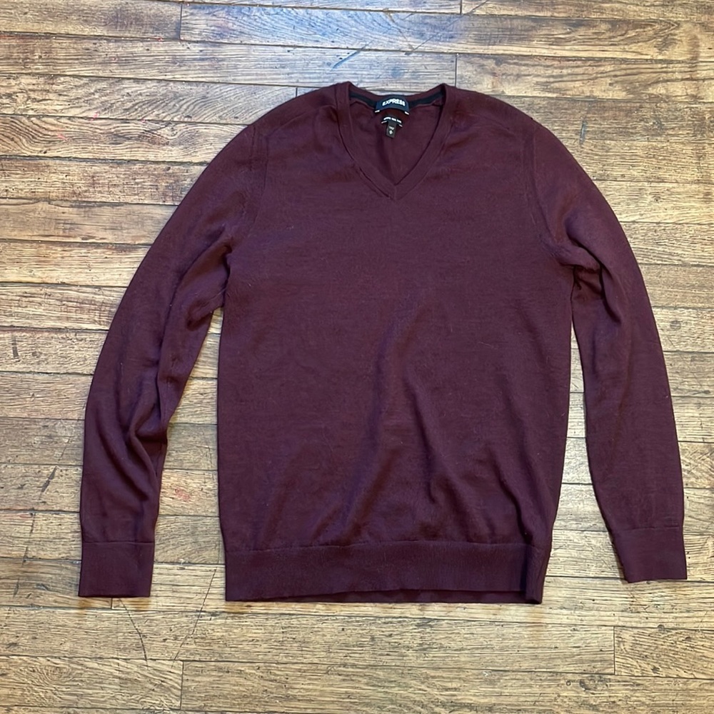 EXPRESS Merino wool blend v neck sweater burgundy